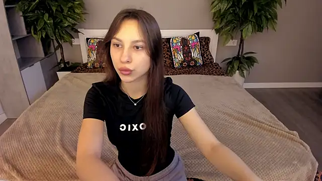 PaigePrado online show from 12.04.25