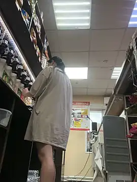 Snapshot of AlishaPrettyBlade chatting on 10.22.25 AlishaPrettyBlade online show from 10.22.25