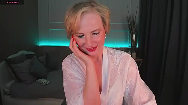 Sandra Kind online show from 02.25.25