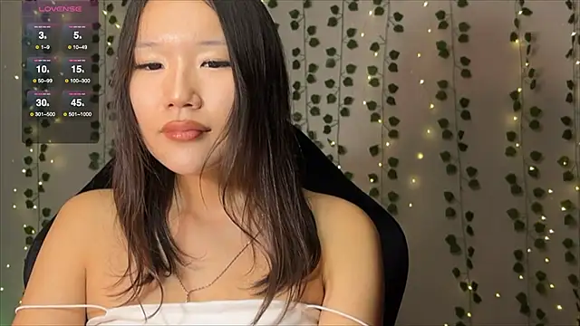 Asian Vi online show from 09.16.25