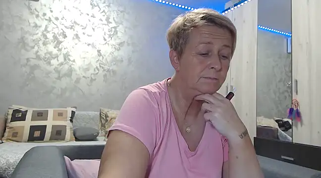 RosesandLillies online show from 12.15.24
