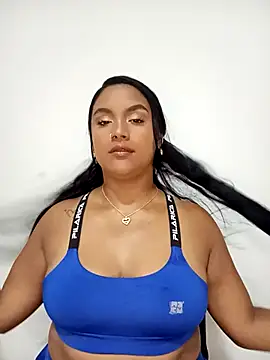 Snapshot of victoria_roussee chatting on 02.18.25 victoria roussee online show from 02.18.25
