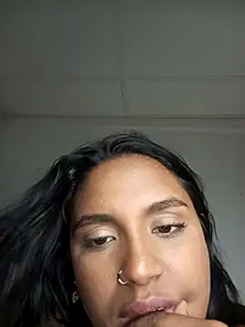 Snapshot of victoria_roussee chatting on 02.19.25 victoria roussee online show from 02.19.25