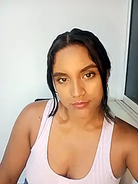Snapshot of victoria_roussee chatting on 03.04.25 victoria roussee online show from 03.04.25