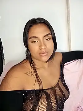 Snapshot of victoria_roussee chatting on 03.07.25 victoria roussee online show from 03.07.25