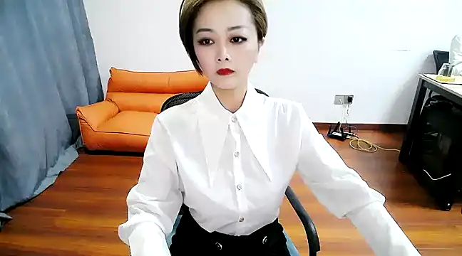 Snapshot of beira-01 chatting on 02.17.25 beira-01 online show from 02.17.25