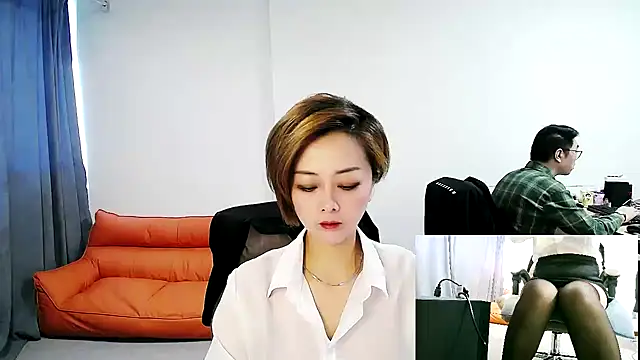 Snapshot of beira-01 chatting on 03.18.25 beira-01 online show from 03.18.25