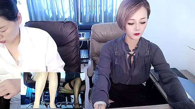 Snapshot of beira-01 chatting on 09.14.25 beira-01 online show from 09.14.25