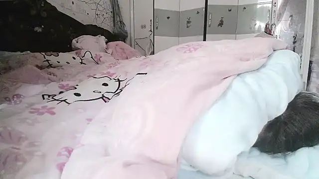 hebe-02 online show from 11.28.25