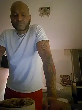 Mrnutella online show from 03.05.25