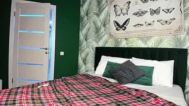 boozekirs  online show from 11.24.25