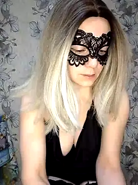 Snapshot of AliniX chatting on 11.02.25 AliniX online show from 11.02.25