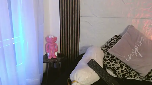 Snapshot of abril_lottie chatting on 03.06.25 abril lottie online show from 03.06.25