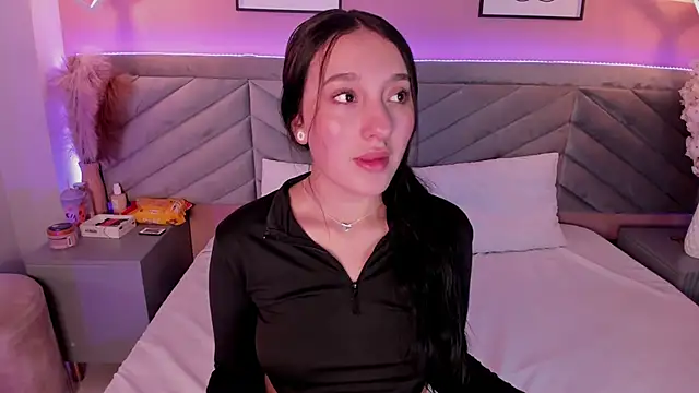 Cristal collinss online show from 03.06.25
