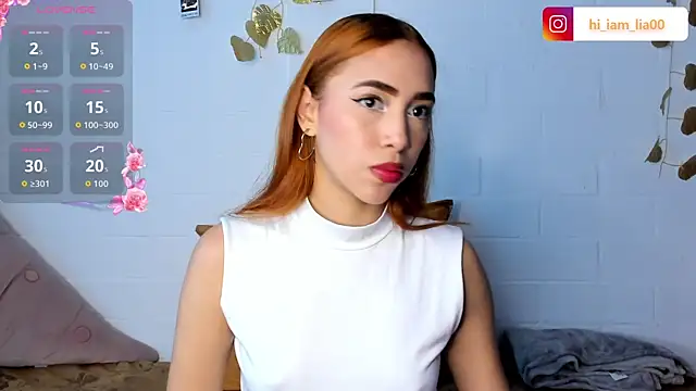 Snapshot of LiaHansson chatting on 10.07.25 LiaHansson online show from 10.07.25