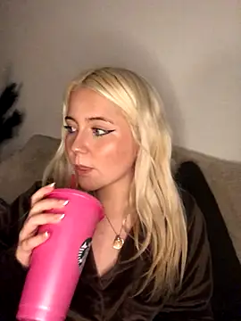 Blondie Sofia Essexbabe online show from 12.17.25