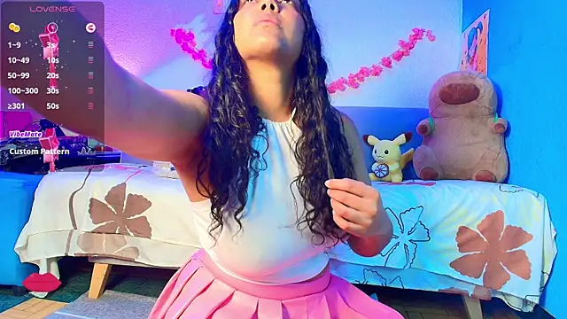 Snapshot of Vicky_Miller_05 chatting on 10.17.25 Vicky Miller 05 online show from 10.17.25