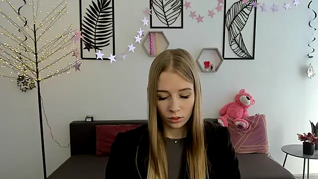 AnnNorriss online show from 02.18.25