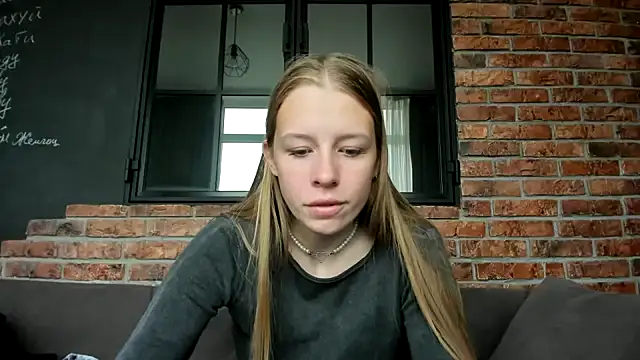 AnnNorriss online show from 10.04.25