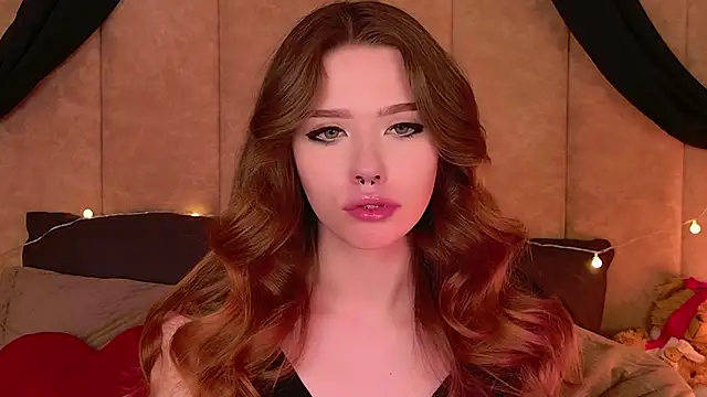 Snapshot of Sierra_Fane chatting on 02.23.25 Sierra Fane online show from 02.23.25