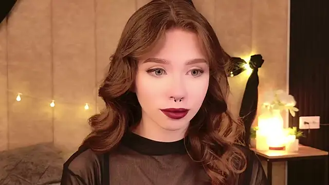 Snapshot of Sierra_Fane chatting on 10.09.25 Sierra Fane online show from 10.09.25