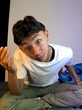 Snapshot of Andres_Sebas chatting on 02.24.25 Andres Sebas online show from 02.24.25