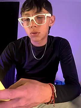 Snapshot of Andres_Sebas chatting on 02.28.25 Andres Sebas online show from 02.28.25