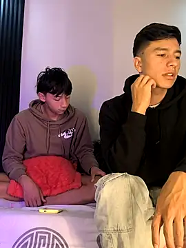 Snapshot of Andres_Sebas chatting on 03.07.25 Andres Sebas online show from 03.07.25