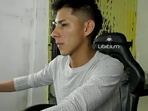 Angel Medina online show from 03.21.25