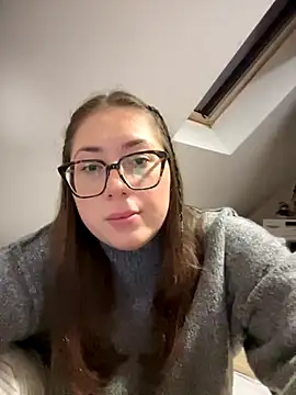 May Alisa online show from 10.08.25