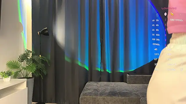 Nerdy Amy online show from 10.07.25