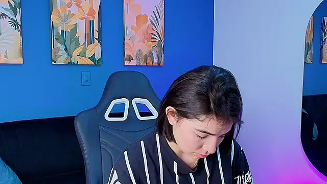 Zamira Taylor online show from 09.25.25