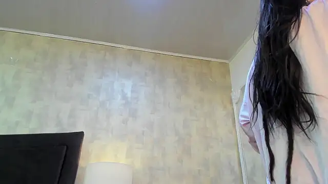 NahomyCarther online show from 12.03.25