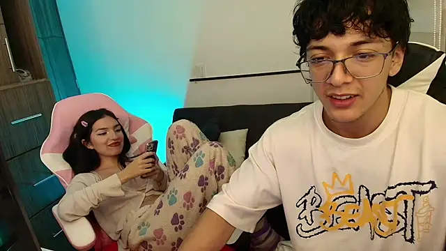 DesireLuxe online show from 11.13.25