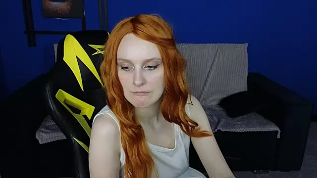 Snapshot of KristinMoore chatting on 03.02.25 KristinMoore online show from 03.02.25