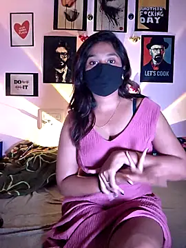 Snapshot of LOVELY__SMART__CPL chatting on 12.16.25 LOVELY SMART CPL online show from 12.16.25