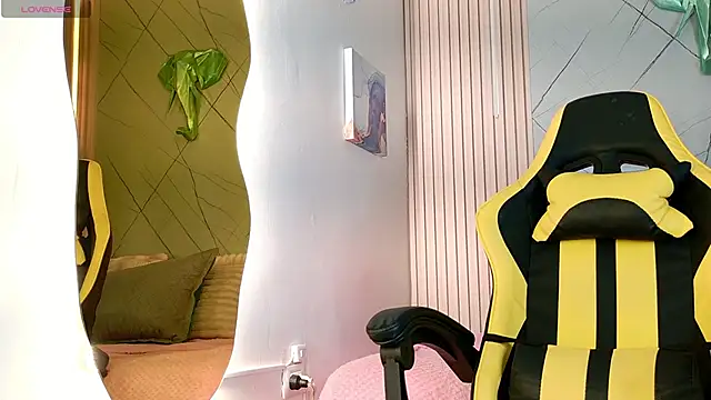 Snapshot of Rachel_rivera chatting on 10.04.25 Rachel rivera online show from 10.04.25