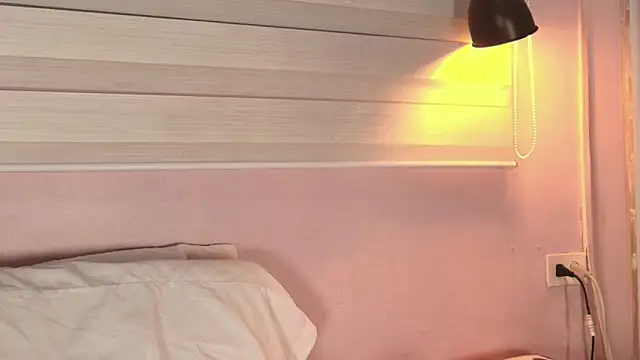 emily sweett24 online show from 10.09.25