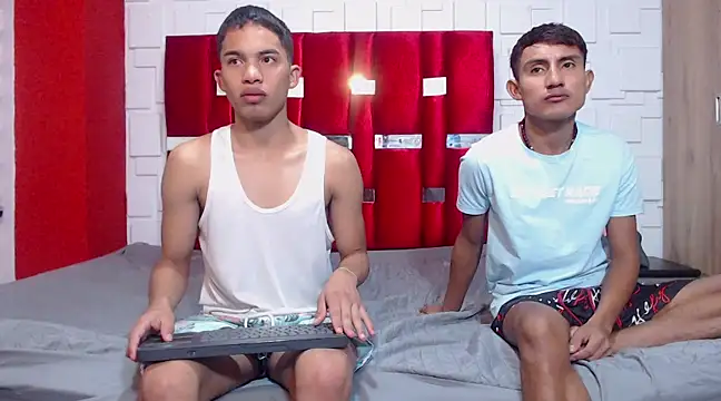 Snapshot of Bayron005 chatting on 02.22.25 Bayron005 online show from 02.22.25