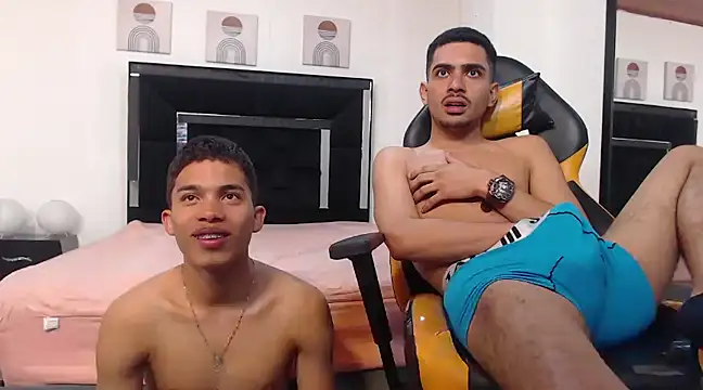 Snapshot of Bayron005 chatting on 03.21.25 Bayron005 online show from 03.21.25