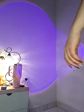 Snapshot of ammy_e chatting on 10.10.25 ammy e online show from 10.10.25