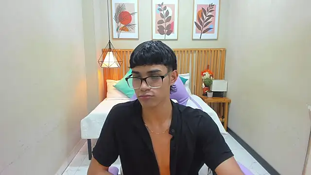 Snapshot of Santiago_Johnson_ chatting on 03.10.25 Santiago Johnson online show from 03.10.25