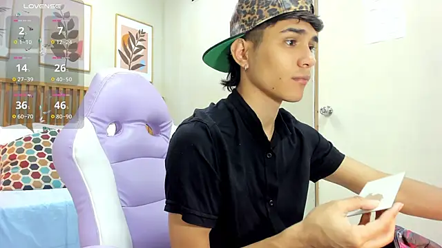 Snapshot of Santiago_Johnson_ chatting on 09.15.25 Santiago Johnson online show from 09.15.25