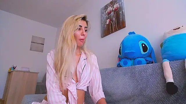 SweetJessy26 online show from 10.27.25