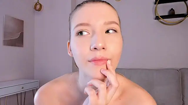 SunnivaCovil online show from 02.26.25