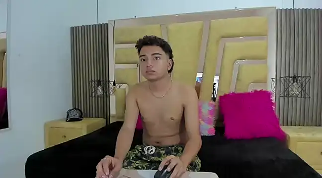 CamilowhiteS online show from 02.27.25