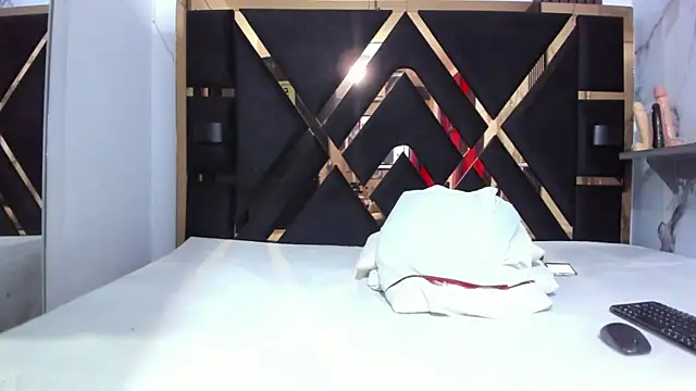 zara smitt online show from 07.08.26