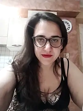 Snapshot of Dolcecurvy chatting on 02.01.26 Dolcecurvy online show from 02.01.26