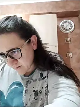 Snapshot of Dolcecurvy chatting on 02.25.26 Dolcecurvy online show from 02.25.26