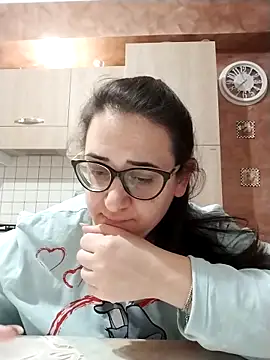 Snapshot of Dolcecurvy chatting on 03.15.26 Dolcecurvy online show from 03.15.26